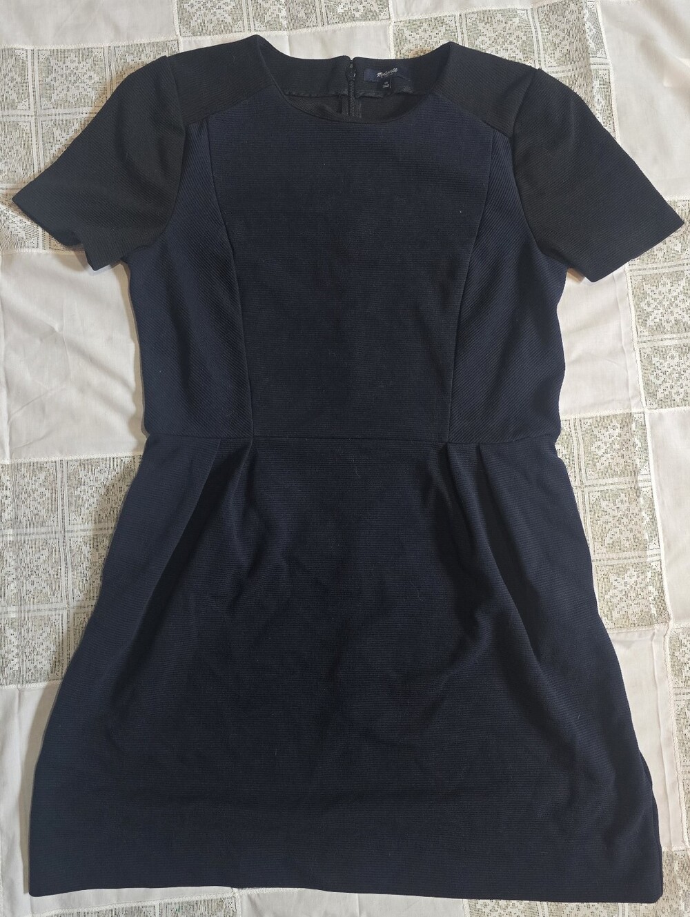 Madewell Classic Short-Sleeve Navy And Black Sheath Dress Size 12